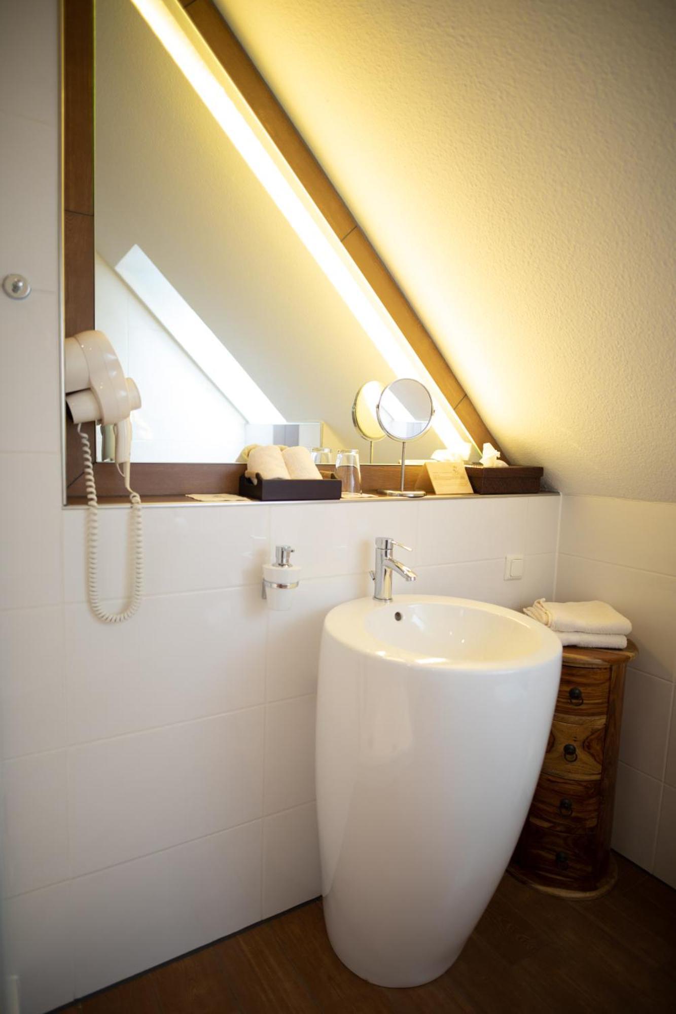 Vier Jahreszeiten Hotel Husum  Eksteriør billede